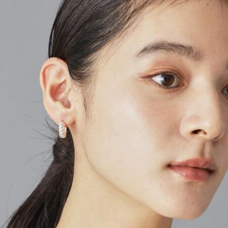 [^ԁF08501104]ySilver925gp~j}ȃfUCsAXz^b`ŃLb`̌^Ȃ̂ŁALb`OĕĂ܂SyBVvȃfUCȂcCXg̃fUC\ʂɓĂ̂ŁAO猩fUCƉ猩fUCňقȂ\̂sAXBԂȃTCYłmƂ̃X^CO₷BV[I΂p܂BfSilver925gpƖ̊֌WɂAۂFČꍇ܂B܂Ap\REX}[gtHȂǂ̊ɂA኱iƉ摜̃J[قȂꍇ܂B