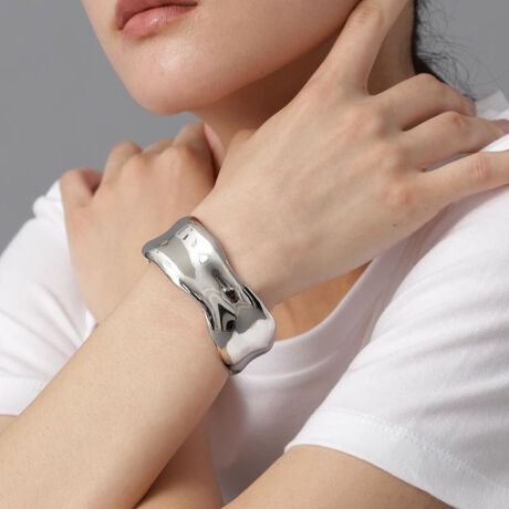 [^ԁF08501130]y݊gh̃ChȃoOzIWieB̂EF[ufUCBR[fBlCg_ɌĂJtoOBgɒ邾Řr肪ȂꂽۂɁB葶݊̂郏ChoÓAX^COObƃ_ɖĂB͎ĂACełBI[V[YguXBro͖ܘ_A𒅂鎞́ȀォtX^COȂꊴ肨łBfރVo[͑ϋv̂pWEbLgpB{WEl̖邢YȃVo[J[łB{[̂fUCłASn͌y₷łBƖ̊֌WɂAۂFČꍇ܂B܂Ap\REX}[gtHȂǂ̊ɂA኱iƉ摜̃J[قȂꍇ܂B