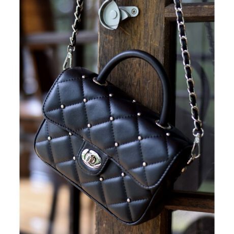 [^ԁF08501106]s؂₩ȃ`F[ƃX^bYgX^CÕANZgɂȂIU[LebhnhobOz₷RpNgȃTCYLeBOHɂ^ꂵɂfC[IP[W܂őΉł؂₩ŕîfUCLeBOH{U[ŃGKgɎĂANVJȃnhobOBVѐŜX^bÝAɏTCYɂ鎖ő@ׂ߂Ai̗ǂۂɎdグĂ܂B؂₩ȃ`F[Xgbv͎OłAV_[obOANX{fBobOƂĂgp\BX}[gtH܂ݍzAobOwʂɂ̓J[hނ[łAEg|PbĝŁATuobOɂoł܂BobO̓́AubN̗nɉfhXeAIWivg̃|PbgtBtbvJƂɂƌӏȂfUCĂ܂BItBXł̃`AFlƂ̃JWAȂoA܂͓ʂȓ̃p[eBX^CɃX^COāAlXȃV[Ŋ􂵂܂Bfޕ\ʂɂ̓X[X̃XvbgU[gpĂA_炩ȎGƌ򊴂͂łBLeBOH{ŁAi^ꂵɂȂĂ܂BƖ̊֌WɂAۂFČꍇ܂B܂Ap\REX}[gtHȂǂ̊ɂA኱iƉ摜̃J[قȂꍇ܂B