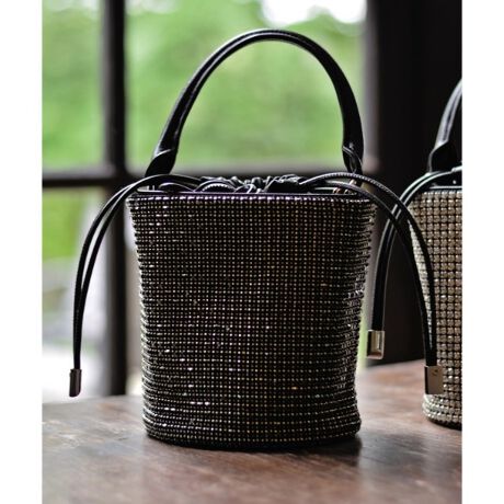 [^ԁF08501115]yrW[̋PŎW߂foPbgobOzX^COɉfKXrW[̋PhXAbvɂ҂ȏԂȃTCYgȂ݌vВdlR[fBl[gCɉ؂₮ArW[̂߂oPbgobOBRbgE[Ȃǃ}bgȎ̃EFAÕANZgAhXAbvɕ֗ȃACełBԂłȂX}[gtHƐ܂ݍz[́AL[Ȃǂ|PbgtŎp̂|CgBnhƋВvɂŏivXAɎɒɂȂȂ₷˔Ă܂BВdl̏㕔͉ו̏oX[YBВ̌߂邱ƂŁA邱ƂȂSĂg܂BlHṽXgbv́ARԂƂŒ\BV_[obOANX{fBobOƂĂĝŁAJNep[eB[ȂǗRɎgV[ɂ҂łBfޓxɔ߂JbgKX̃rW[B11tĂAώԂ̂ґȑfނłBȂ₩ȃU[͌yʂŁArW[̏dȂobO̎dオɂȂĂ܂Byӎzfނ̓AՌ⒅pɂAp[c͂\܂BƖ̊֌WɂAۂFČꍇ܂B܂Ap\REX}[gtHȂǂ̊ɂA኱iƉ摜̃J[قȂꍇ܂B