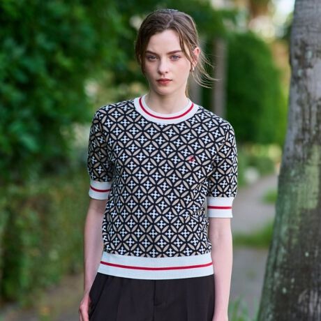 [^ԁF08513004]ylC̃WJ[hjbgVFoIzIWiWJ[hŕ\ACRjbNȃjbĝ̃CEɂKxȓȂ̎ɂȂ؂₩ȃfUChXeÃACRuI[o[bvT[Nv`[tWJ[hjbgŕ\XyVȃACeBx[WƂ3F̃WJ[hɐԂ̃CuANZgɂȂĂ܂BIWĩShJ|CgɁAgȕ͋CŎdグĂ܂B1ŒȂ̎ɂȂfUCłBfލהԎ̃Rbg3{QAQɂ邱ƂŃLCȖږʂɎdグĂ܂BщHȂAxƂB̂̃CEɂc݊ƓKxȓȂ\tgŒ₷dオƂȂĂ܂BƖ̊֌WɂAۂFČꍇ܂B܂Ap\REX}[gtHȂǂ̊ɂA኱iƉ摜̃J[قȂꍇ܂B