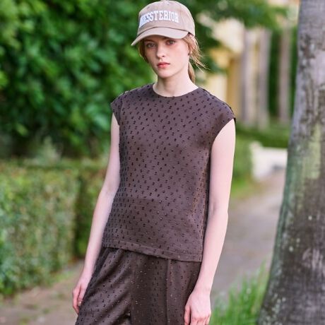 [^ԁF08583004]yJbghr[̗̊͂̃VvfUCzJbghr[̗̊؂₩ȃTefށZbgAbvp\{g̃VGbgI΂ȂVvȃfUCobNX^C̃AVg[Ȗ|CgɂȂA̓IȃWJ[hn̖͂ăVvȃVFgbvɎdグ܂Bɂt`X[utF~jYȂACɂȂ镔Jo[Ă܂BpcɂXJ[gɂ킹₷AEGXgC₷ƂgɂȂĂ܂B{głꂢ߂ɂJWAɂR[fBl[g\łAfނ̃Chpci085|64022jƃZbgAbvŒp邱ƂŁAp[eB[V[ɂΉłLC߂ōxȃX^CɁBfޕ\̂Tex[XɃJbghr[{̂悤Ɏ{̊AɂȂʊ̂fށBӏȂ̂\ŃCgɎdオĂ܂BTbƂGŁAWPbgCꖇ܂ŃV[YXɒ钅Sn̗ǂ͂łBXgb`ăVɂȂɂAƒł̐󂪉\ȃC[W[PA|CgƖ̊֌WɂAۂFČꍇ܂B܂Ap\REX}[gtHȂǂ̊ɂA኱iƉ摜̃J[قȂꍇ܂B