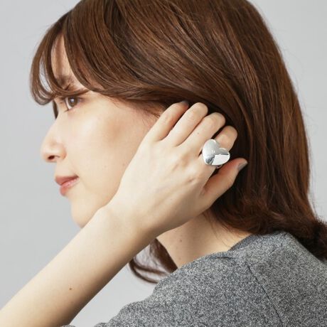 [^ԁF08501138]ygh̃n[g`[tlȃfUCɗƂSilver925̃OzSilver925Ȃ̂Œp܂El|̌^ōꂽOJɖグLCȎdオ聜݊Agɒ邾ōN炵X^C܂Silver925̑fނ𒆋̌^ō{[̂郊OBSilver925͂ƂĂ_炩ގȂ̂ŁǍ`ō鎖͂ƂĂ̂łA^MdȐElTč܂B{[܂A󓴂Ȃ̂ŎwɕŜȂySnB\ʂ𒚔JɖグĂ̈iłBTCY͂悻12xɂȂ܂BfSilver925Ɩ̊֌WɂAۂFČꍇ܂B܂Ap\REX}[gtHȂǂ̊ɂA኱iƉ摜̃J[قȂꍇ܂B