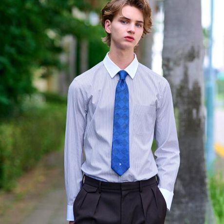 [^ԁF08684010]siȃJ[ÕM[J[NbNVctXgCvƖngݍ킹NbNfUCהԎ̎ŐDグ_炩Ȑn{DȂǁAhXVc炵{iIȎdāX^CAbv闧̓IȌ^݌vJtXȂǂɌ钹t̃NVbNȃ{^dl{^JƂ肰ȂCjVhJVGbgɂp^[CLO̗pBA[͘rɎRɓލׂɒAEGXgɂ͊ɂ₩ȃVFCvĂ܂Bwɂ̓_[c{ApƔdオłB܂ƃJtXɂ͓fނ̃zCgngpNbNdlB܂̓[}݌vŁA^ChAbv͂A{^JĒĂiŐ̂ۂۂ܂BD͍L̃hXVcHōsAXeb`̈jj܂ŒJɎdĂĂ܂BrWlX͂AJWA_EX^COɂ􂷂ꖇłBfތo100^2A܎80^2ƂׂǎȃRbggpXgCvnBDɂĐ܂鎩RȌ򊴂͏iAڂɂiȎdオłB܂AׂxŐDグĂ邽߁AG͔ɏ_炩AnɐGĂSn悢py߂܂BƖ̊֌WɂAۂFČꍇ܂B܂Ap\REX}[gtHȂǂ̊ɂA኱iƉ摜̃J[قȂꍇ܂B