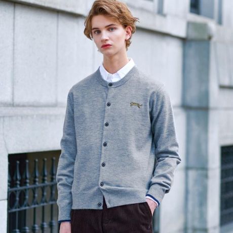 [^ԁF08614015]s^CK[hJf郉EhJ[jbgJ[ftێfUCŃCi[CɂJ[fBKȂp^[݌vG߂Ŋ􂷂ACeE[̂悤ɏ_炩ȕyĔɂSn񌳂܂ł{^𗯂߂邽߁ACi[I΂SĒpł܂B͒߂̂Ȃ݌vŁAƂ݂̂h܂BOĂ̗ɂ̓OOe[v̗pA݂邱ƂŌ^h~B̃^CK[hJ̓IWifUCŁAhXeAȂł͂̓ʂȈꒅɎdグĂ܂BfރANEiCE|GXe▭ȃoXŃuhBE[̂悤ɏ_炩A`N`NȂKȔG܂BȂ߂炩łƂƂ͗ǎAgɂ҂Byē₷߁AꖇŕLX^COy߂܂BƖ̊֌WɂAۂFČꍇ܂B܂Ap\REX}[gtHȂǂ̊ɂA኱iƉ摜̃J[قȂꍇ܂B