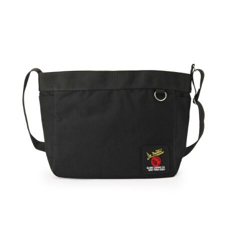 [^ԁF03604973]Ȃ傫߂̃V_[obNłBł450gƌyʂȂ̂ŉוĂvBPCyX̂Œʋ΂ɂ͂AA藷sȂǂɂIXXłBydlzE|PbgF~1 O~2EA4t@C[yDe Martini^fB}eB[jzj[[ŇcV܃uhB1960N͔D̔[J[ƂāALoXn̓Veg𐻍삵ĂB1970NɂȂ莩]ԃbZW[̈˗ɂobN̔ĈȗAbZW[YƂƋɁAlC͏㏸B̌AXƑ̐VƂbZW[obN̐JnA50NɂnĎpIŐM̂ł鐻i葱ĂAtÑobN͏ےƂȂAt@bVACeƂĂEɔFmĂBƖ̊֌WɂAۂFČꍇ܂B܂Ap\REX}[gtHȂǂ̊ɂA኱iƉ摜̃J[قȂꍇ܂Bd:455g