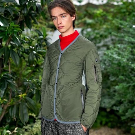 [^ԁF08654005]slC̃LeBOV[Yɒڂ̐V^oIꖇŃT}ɂȂm[J[LeBOu]tFƊ炩ȃ^b`ɂWpCht@ubNAyJȂSʂȐnVsŃiCL̃VJVJyeƓɃW[W[fނ؂ւAKȒSn_炩ȒȂŌyȒplC̃LeBOAE^[V[YɐVȃfUCԓBeƓɃW[W[fނgݍ킹邱ƂŃXgb`A₷ƉKvXB؂ւ̂fUC̃ANZgɂȂĂ܂BtCgWPbgv킹鑳̃|PbgƃGuby悢VѐSoByƕۉ˔LeBOdlŁAfC[Ɏ₷ꒅłBfޖk̍@Ynōꂽʂȃt@ubNB{ƎkȔQZpɂAoƈ܎̔Q񐔂ςĐDグA炩ȃ^b`BiCL̊mCY}Ă܂B܂Agɂ[݂̂锭F\ɂȂAVbNȃubNEURO~^[v킹Z[WO[2FWJBɁAʓIȂ̂_炩ȒȂ̗p邱ƂŁAĝɎRɓ݁ASn悢pĂ܂BƖ̊֌WɂAۂFČꍇ܂B܂Ap\REX}[gtHȂǂ̊ɂA኱iƉ摜̃J[قȂꍇ܂B