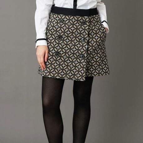 [^ԁF08574018]yꖇŃX^CO܂IIWiƖt|Cg̃~jXJ[gzgh̃~jXJ[gAhXeAIWiŃfUCkOƋNщHŕ̗ǂɂdDWJ[hWOOL100TOPŉŝF\~jƑ`VGbgL[gȃbvXJ[gBhXeAIWíwI[o[bvT[Nx⃍StACLb`ƂȂAVvȃgbvXƂ̃R[fBl[gfꖇłBV[g`~hOX̃AE^[XJ[gƌoXŃR[fBl[gAĒ߂̏̃R[g̑OJă~jƂ̍yނ̂߂łB̓ubÑ^Ccu[cň߂ƕiǂȂ܂BfWOOL100̖aюgpAhXeAIWĩWJ[hfށBEH[Ƃӂ݊fނ́AdDWJ[hƌĂ΂ȑgDBx[WTOPgpA@ۂ⃏^̒iKŐFAF̃^uhȂaт鎖ŉŝF\Ă܂BDグꂽn𒚔JɏkOƋNщH{ŁAWJ[hŕ\肭Ȃ\ʊ̃^b`dĎdグ̑fނłBƖ̊֌WɂAۂFČꍇ܂B܂Ap\REX}[gtHȂǂ̊ɂA኱iƉ摜̃J[قȂꍇ܂B