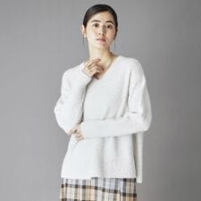 【CLASSY.12月号掲載】アルパカブレンドVネックニット