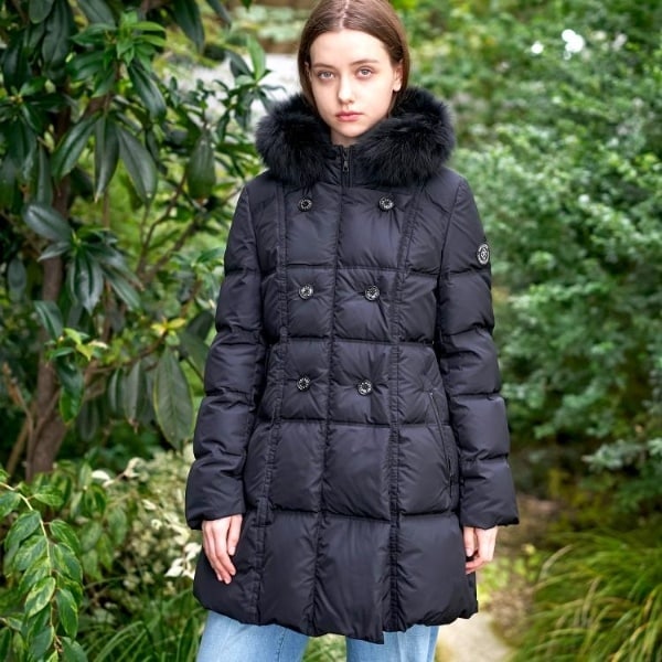 大人百花冬号掲載 モデル美香さん着用】ブルーフォックスファーロング