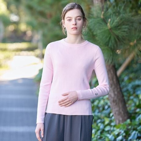 [^ԁF08515006]yCi[ɂꖇłIJbg\[̂悤ɋCyȃjbgvI[o[zDRESSTERIORŒԐlCւjbgvI[o[VFēoBڂ̋܂ɃLCɉ悤ɐ݌vꂽN[lbNJWAŒ₷fUCBXbLƃRpNgȃTCYłȂAĝ̃CEȂ悢̕ҒnŎdグĂ܂BщHȂ炩ȕ̃Rbg100̑fނgpBjŕ҂ނƂŁA_炩ۂȂ悢݂ŎdグĂ܂BjbgȂJbg\[̂悤ɒSn悭A^ꂵɂ̂łBG̃V[YJ[Ƃđu₩ȃsNi070j܂B{[_[̓WJ܂i085|15003jRpNgȃTCYŃWPbgWATybg̃Ci[ɃXbLƒp܂BChpc{[̂XJ[gɍ킹̂߁B񂵂₷ꖇƕ֗ȃACełBƖ̊֌WɂAۂFČꍇ܂B܂Ap\REX}[gtHȂǂ̊ɂA኱iƉ摜̃J[قȂꍇ܂B