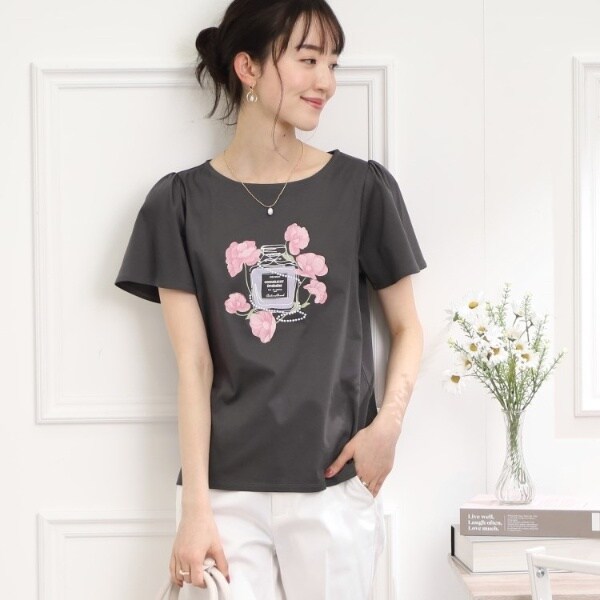 新品【Pauline Bleu 】香水瓶プリントTシャツ◆ゆったり 白 黒 新品【Pauline Bleu 】香水瓶プリントTシャツ◇ゆったり 白 黒