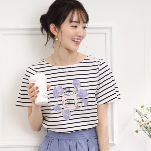 新品【Pauline Bleu 】香水瓶プリントTシャツ◆ゆったり 白 黒 新品【Pauline Bleu 】香水瓶プリントTシャツ◇ゆったり 白 黒
