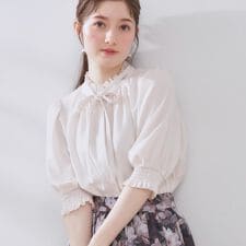 【5分袖・通勤】リボンタイ付きピコフリル5分袖ブラウス | クチュールブローチ(Couture Brooch)