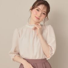 クチュールブローチ(Couture Brooch)の【華やか・大人可愛い・5分袖】エンブロレース前後2WAYブラウス