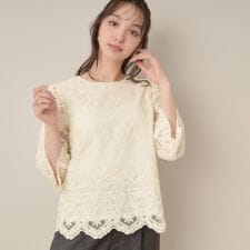 パネル刺繍フレアー袖ブラウス