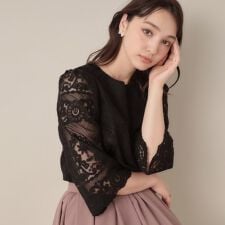 クチュールブローチ(Couture Brooch)の【一枚で着映える・高見え】刺繍レースフレアー袖ブラウス
