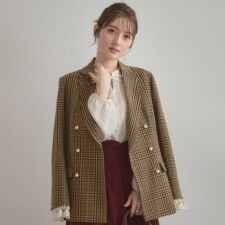 クチュールブローチ(Couture Brooch)の【高見え・きれいめ・通勤】レースカフス パール調釦テーラードジャケット