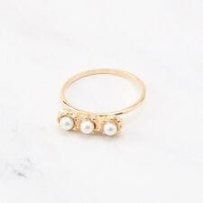 パール調モチーフゴールドリング