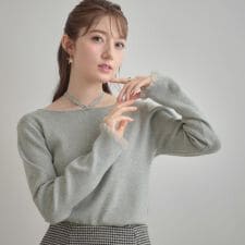 クチュールブローチ(Couture Brooch)の【大人可愛い・リボン取り外し可】前後2WAYラメリブ シアープチフリルニット