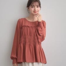 クチュールブローチ(Couture Brooch)の【マシンウォッシャブル・きれいめ・通勤】シャーリングチュニックブラウス