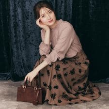 クチュールブローチ(Couture Brooch)の【美シルエット・通勤】フロッキーフラワープリントスカート