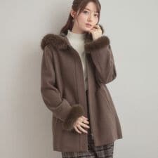 クチュールブローチ(Couture Brooch)の【大人可愛い・フード取り外し可能】フードフェイクファー ハーフ丈コート