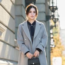 クチュールブローチ(Couture Brooch)の【大人上品・周りと差がつく】パール調釦チェスターコート