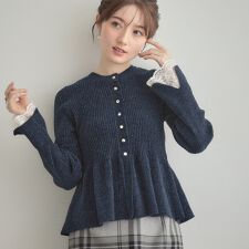 クチュールブローチ(Couture Brooch)の【袖口レース・着映え】短毛モールペプラム カーデ