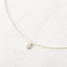 クチュールブローチ(Couture Brooch)のプチパール調ネックレス