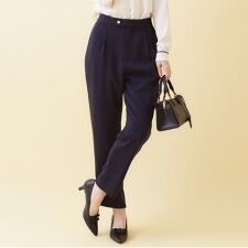 【ハレの日・通勤】パール調釦テーパードパンツ