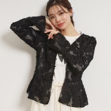 ペプラムフラワーモチーフブラウス