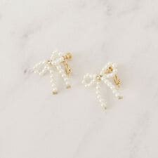 パール調リボンデザインイヤリング