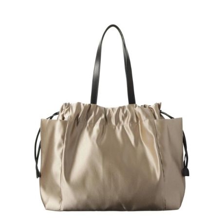 [^ԁF70921126]fC[◷sł􂷂傫߂̃g[gobOyfUCzLUINIV[Y̓łĩfUC͂̂܂܂ɁAEɊO|PbgEJɂ̓}OlbgƋ@\˔܂BR[hiăMU[񂹂Ă悵Â܂܂ŃVvȃg[gobOƂĂy߂܂BnhR[hU[fނȂ̂ŃJWAɂȂ߂AȂ̂ŗs̍ۂ̃TuobOƂĂ֗BTChɊO|Pbg2AobO̒ɂ|Pbg3t̂Ŏg̗ǂ|CgłBfC[烌W[܂ŕL􂵂Ă܂B|PbgFO~2 ~3yfށzKxȃnƓAiȌ򊴂̃hXTegpB\tgȋvX[X킹܂BTen̓J[ɂfނقȂ܂BƖ̊֌WɂAۂFČꍇ܂B܂Ap\REX}[gtHȂǂ̊ɂA኱iƉ摜̃J[قȂꍇ܂Bd:325g(TvTCY)