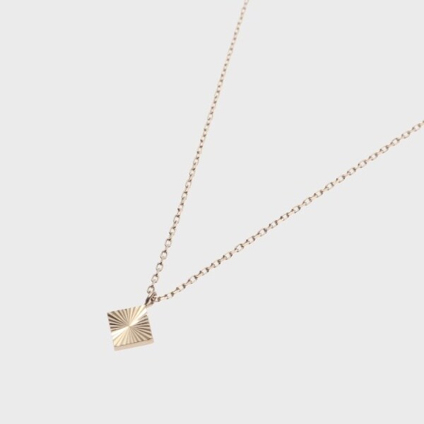 ココシュニック ⭐︎K10 極光ネックレス K10極光ひし形 ネックレス | ココシュニック(COCOSHNIK) | マルイ