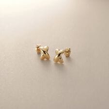 K18【サステナブル】甲丸クロスアーチ スタッドピアス