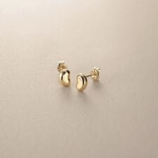 K10【サステナブル】ビーンズシェイプ スタッドピアス