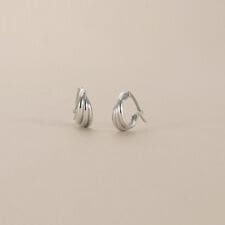 プラチナ 甲丸トリプル フープピアス