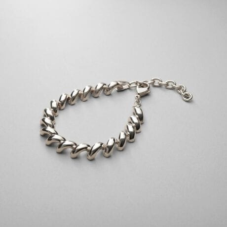 [^ԁF76741275]ꂽT}R`F[IȃuXbgBjAX̂`F[󂯂Đ▭Ȕ˂𐶂ݏoAVvȑł݊Ă܂BT}R̃fUCݏoNVbNȖ͂ȂAIȃX^CbV˔Ă܂BVvȃX^COɍ킹邾ŃgĥR[fBl[gɁB̓AWX^[gp17`22cmŒp܂BfUC̃S[hR[eBOi767|41274jAV[ỸlbNXi767|81418jAOi767|61287A767|61288jAC[Jti767|81292A767|81293j܂B̏i͕ϐFɂĂuNAR[eBOv\ʂɎ{Ă܂BYɂAdl␡@Ɍ̍܂B\߂BƖ̊֌WɂAۂFČꍇ܂B܂Ap\REX}[gtHȂǂ̊ɂA኱iƉ摜̃J[قȂꍇ܂BwȉCɂ RRVjbN̏i̓WG[ׁ̈Aʏ̂Z^[ł̏C̑Ήł܂B iƕiؖQA߂̒cXւB CeɂĂ͗L̏ꍇ₨󂯂łȂꍇ܂B VbvXgEA͂萔łARRVjbN̂舵VbvłmF肢v܂B