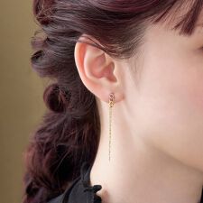コンビグリッターチェーンバックキャッチピアス　ゴールド×シルバー