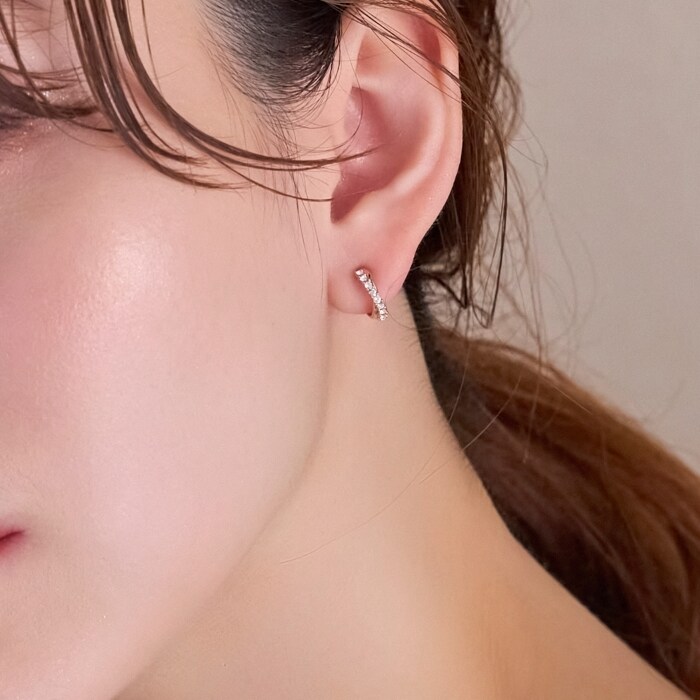 金属アレルギー対応】クロスフープビジューセラミックピアス