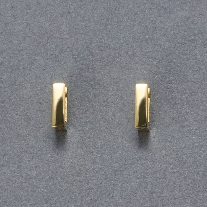 金属アレルギー対応】ストレートスクエアフープピアス ゴールド