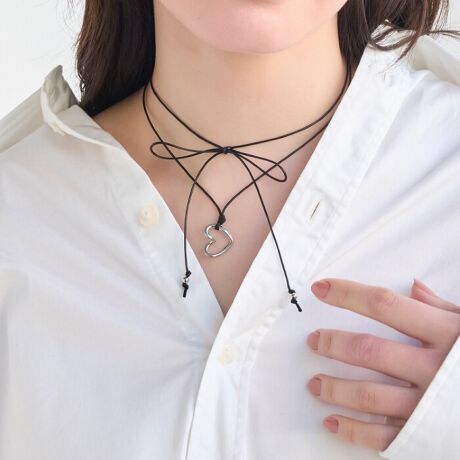 [^:59251-1151-]yX^CÕANZgɂȂn[gR[hlbNXzXg[Nŕ`悤ȁA݊̂n[gڂ䂭fUCłBŕt钷߂̃R[hȂ̂ŁAR[fBl[gɍ킹āAD݂̒ɒĂĝ|CgOŃ{̂悤ɌԃX^C͂AɊă`[J[̂悤ɂA΂ɂ̂܂ܐ炵cƁAC₻̓̃R[fɍ킹āA}`ȃX^COy߂ACełB̏iɂ̓WG[BOX͕t܂BPhoebe/tB[rB[~̂KBANZT[CgWG[uhuPhoebe/tB[rB[v