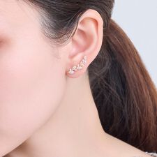 フィービィー(Phoebe)のリーフグレースビジューピアス&イヤリング　ゴールド/花モチーフ