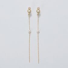 フィービィー(Phoebe)の【金属アレルギー対応】ルミナスパールロングセラミックピアス　ゴールド