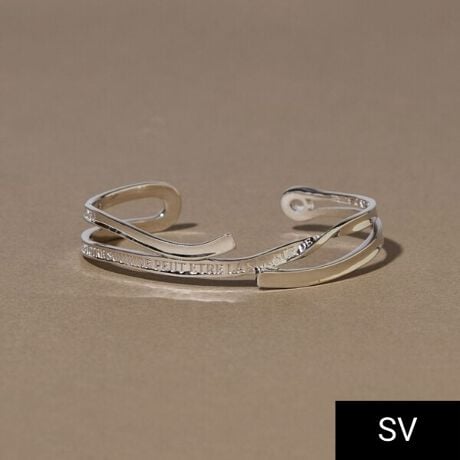 [^ԁF19151-1203-]ruban heureuxoObZ[W󂳂ꂽAbZ[ŴVo[oOu₩ɉ߂Vo[́A{rɊ悤ȏ_炩ȃfUCłBtXŁwKȂ̏Ί̌ł鎞邯ǁAȂ̏Ί炪N̍K̂ƂɂȂ񂾁xƁAv[gɂ҂ȃbZ[WBCȂZbgꂽzCggp[Y͂ƂĂlC̃p[Xg[B؂ȕւ̂ƂĂ߂łB̏iɂ̓WG[BOX͕t܂B̏iɂ̓Ws^[IWi|[`t܂BJUPITER/Ws^[[Mylikes[炵ЂƂЂƂJɍꂽWG[́AMƂ₳^ĂBA̂ƂAǂȂƂgɕtĂBÃWG[΁A炵鎞𒴂AJ܂WG[B