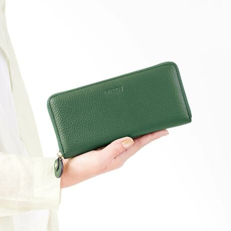 [^:BTV338]_炩ȃVNU[؂ڂȂґ1gpEh^EHbg<`RR>Bی^̃v[̗pAg₷ƃfUCAbvB傫Jg₷Eh^̗pBJ[h|Pbg12AJ[h6Ɨ^CṽJ[hP[XLbVXЉɂsb^ȃEHbgłBɃEHbgƓF̃RCP[XtĂ邽߁AꏏɂgpĂƓꊴłăIVɂ܂B