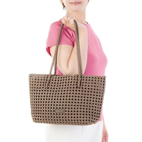 [^:BaCH8641]VvȃfUCƋ@\˔bVg[gobOBLk̂fނbVɕ҂ݍ݁AvȎdオɂȂĂ܂BוՂ[łTCYŁAig炨o|܂ŕLBɁAobNƓȃTCỸ|[`tŁAobO̎g̕L܂BVv炱ǂȃX^Cɂ킹₷AŐSACeBfC[ɎgKȃg[gobOłB