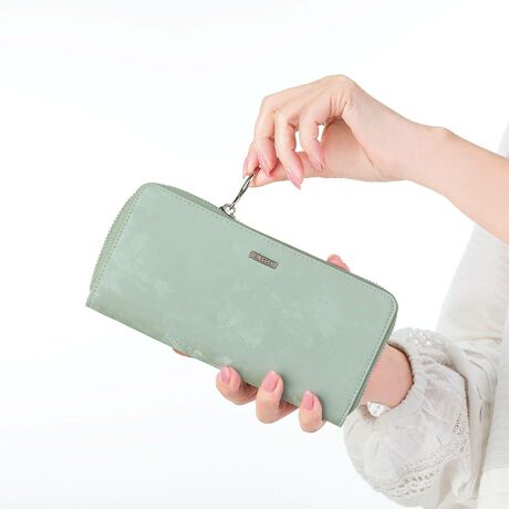 [^:BTV1066]̓ŕ\ςAVN̗lȔGƌ򊴂U[gpzłB\ʂɂ͎C͗lvgĂāAA[gi̗lȁAƉ؂₩̂郌U[łB؂ڂ̖U[ґɎgpEh^Cv̒złBɂ̓J[h|Pbg12܂BJ[h6Ɨ^CṽJ[hP[XtāAv18̃J[h[ł钷złBJ[h|Pbǧɂ̓V[Nbg|PbgtĂāAꂽȂ̎J[h[\BtǵuBARCOSṽSv[gLƌA钷zɎdオĂ܂B