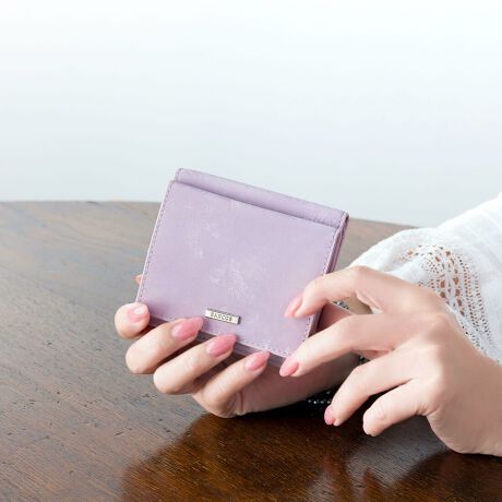 [^:BTV1065]̓ŕ\ςAVN̗lȔGƌ򊴂U[gp܍złB\ʂɂ͎C͗lvgĂāAA[gi̗lȁAƉ؂₩܂BKꕔ͐lC̃M\^CvŁAK̏oꂪX[Yɂł܂Bɂ̓J[h|Pbg8ƃI[v|Pbg2AI[v|Pbgɂ͕̃J[hA̎[鎖\łBDꕔ͎d؂tŁAD̎ނ𕪂Ď[鎖o܂BtǵuBARCOSṽSv[gLƌA܍zɎdオĂ܂B